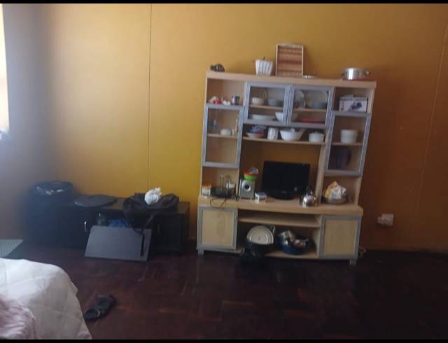 2 BEDROOM APARTMENT FOR SALE IN HILLBROW